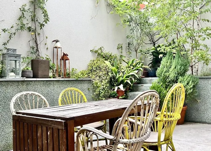 Housing Unifamiliar Con Patio A 100 Metros De La Catedral * León