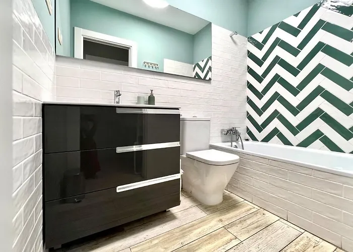 Housing Unifamiliar Con Patio A 100 Metros De La Catedral * León